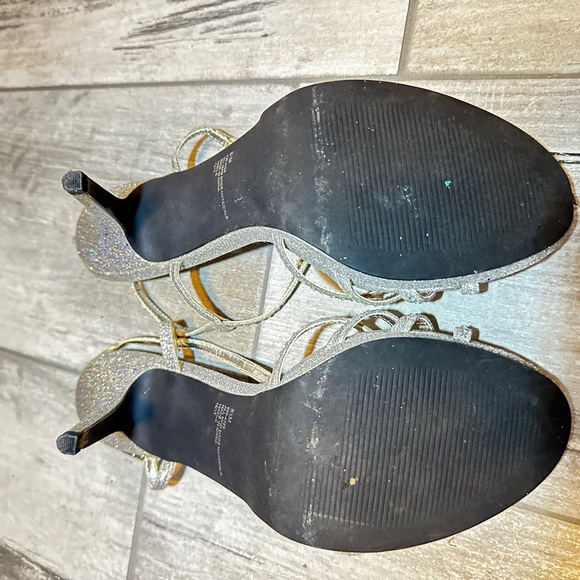 L.miller Silver glittery strapy kitten heels - Picture 4 of 6